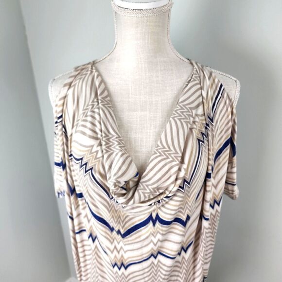 TART WOMEN'S FITTED COLD SHOULDER RUCHED DETAIL AZTEC DESIGN DRESS SIZE XS - Picture 2 of 7